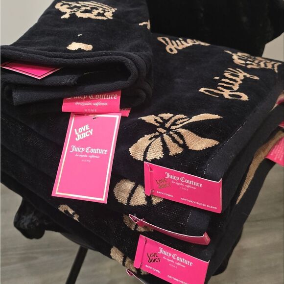 Juicy Couture Home Crown, Hearts, & Bow Oversized Bath Towel Set - Picture 5 of 11